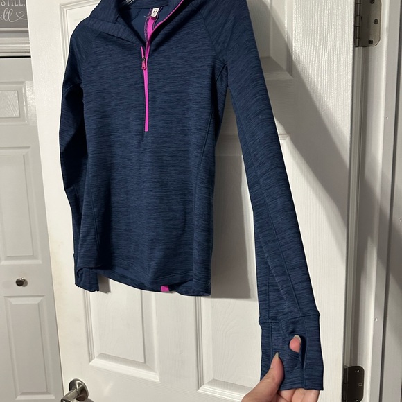 Women’s Under Armour Cold Gear Fitted Athletic Top - Picture 7 of 15